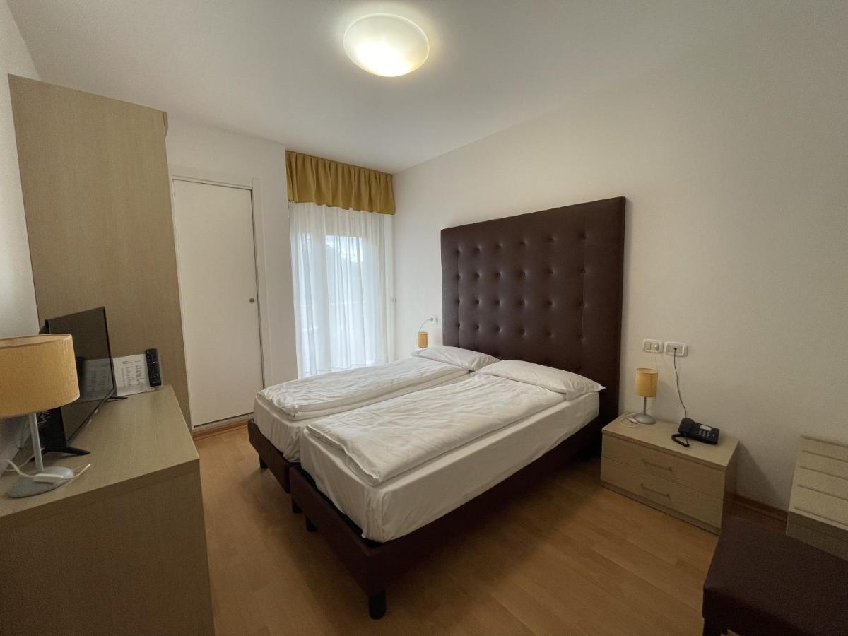 Hotel Garni Losanna Бібіоне Екстер'єр фото