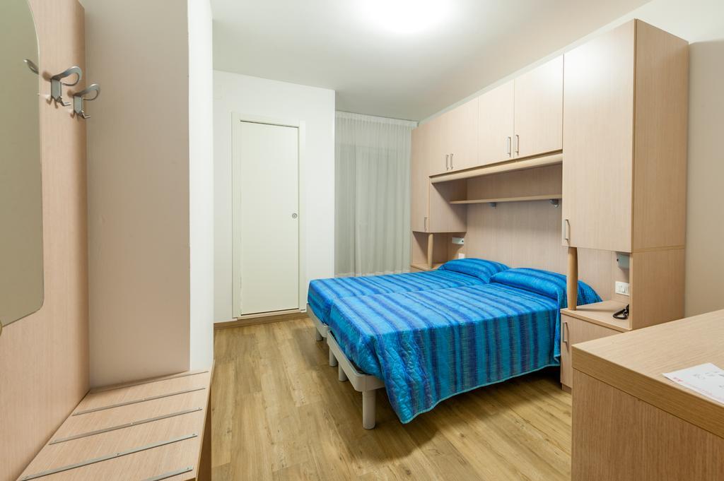 Hotel Garni Losanna Бібіоне Номер фото